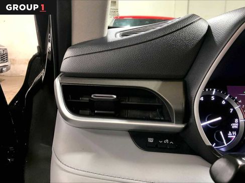 Certified 2021 Toyota Highlander XLE image 34