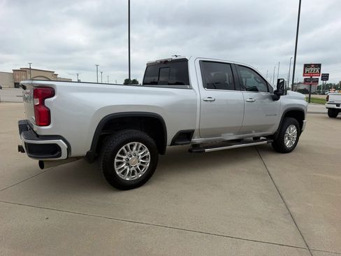 Used 2021 Chevrolet Silverado 2500 High Country w/ Z71 Off-Road Package AWD/4WD image 16