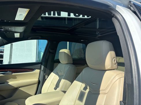 Used 2017 Cadillac XT5 Luxury image 15