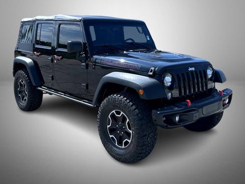 Used 2015 Jeep Wrangler Unlimited Rubicon AWD/4WD image 3