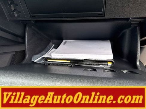 Used 2022 Volkswagen Tiguan SE w/ Panoramic Sunroof Package AWD/4WD image 43