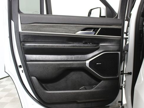 Used 2022 Jeep Wagoneer Series II image 37