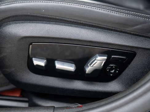 Used 2019 BMW M550i xDrive AWD/4WD image 42