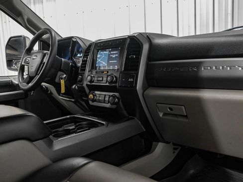 Used 2019 Ford F250 XLT w/ XLT Premium Package image 13