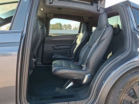 Used 2023 Tesla Model X image 12