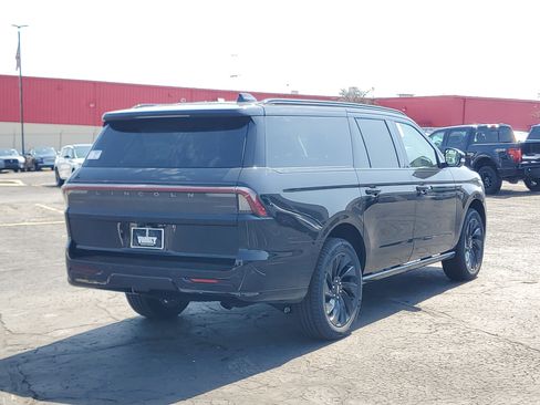 New 2026 Lincoln Navigator L Reserve AWD/4WD image 4