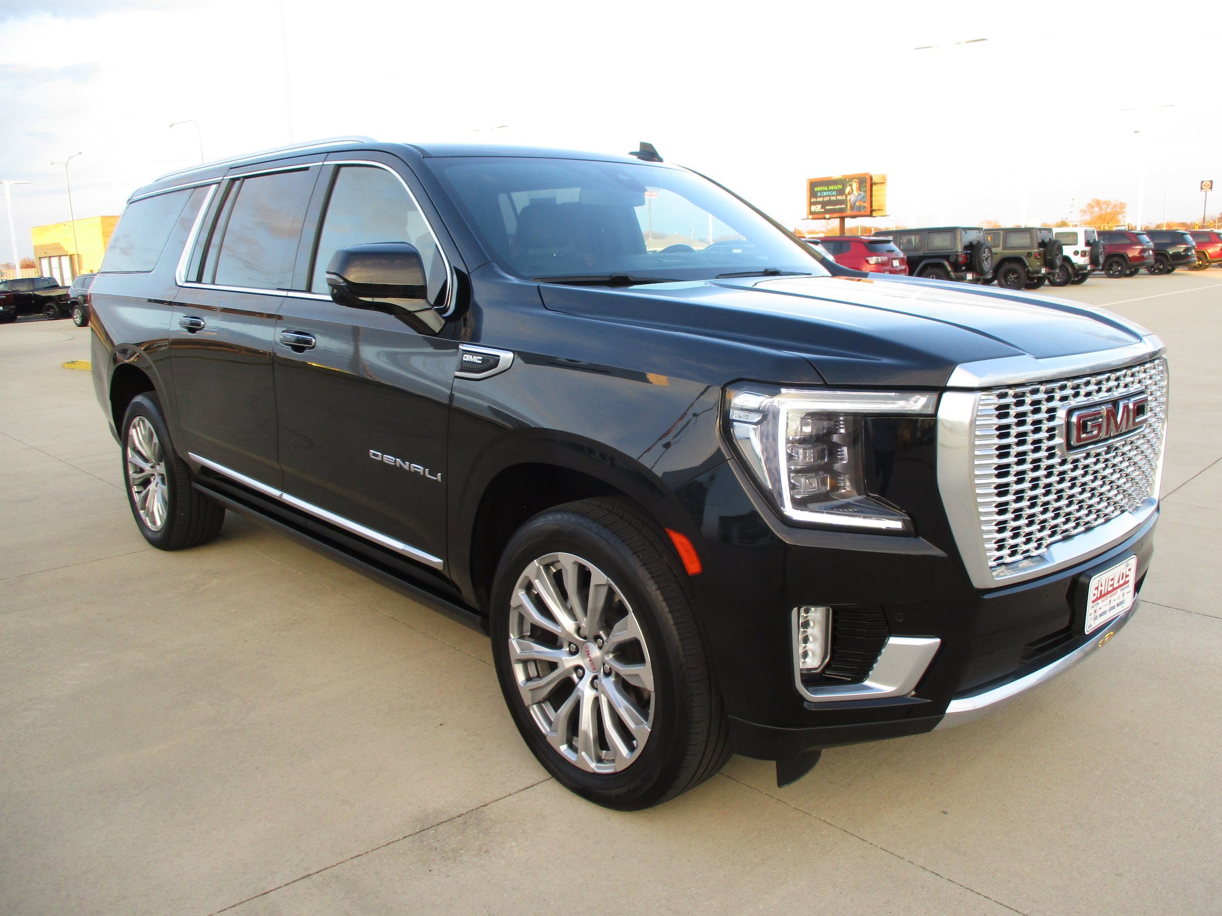 Used 2022 GMC Yukon XL Denali w/ Max Trailering Package AWD/4WD image 7