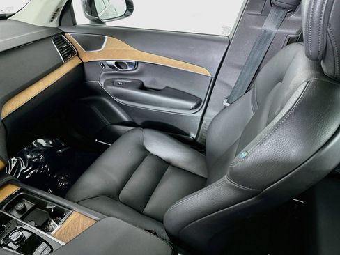 Used 2025 Volvo XC90 B6 Plus w/ Protection Package Premier AWD/4WD image 24