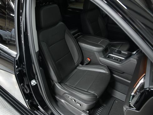 Used 2025 GMC Sierra 2500 Denali w/ Denali Reserve Package image 16