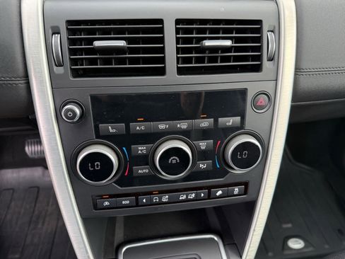 Used 2016 Land Rover Discovery Sport HSE image 19