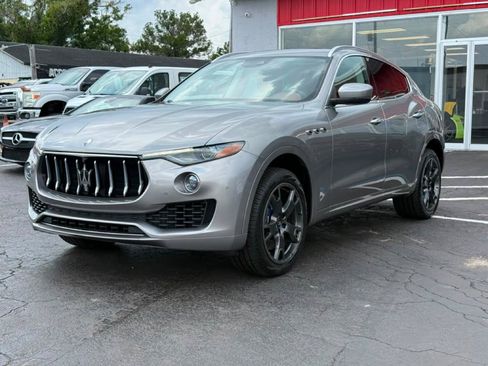 Used 2019 Maserati Levante S AWD/4WD image 3
