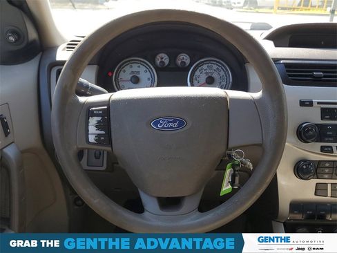 Used 2009 Ford Focus SE image 20