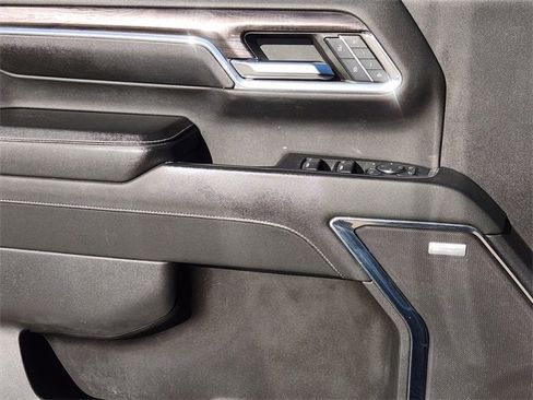 Used 2024 Chevrolet Silverado 2500 LTZ w/ LTZ Premium Package image 22