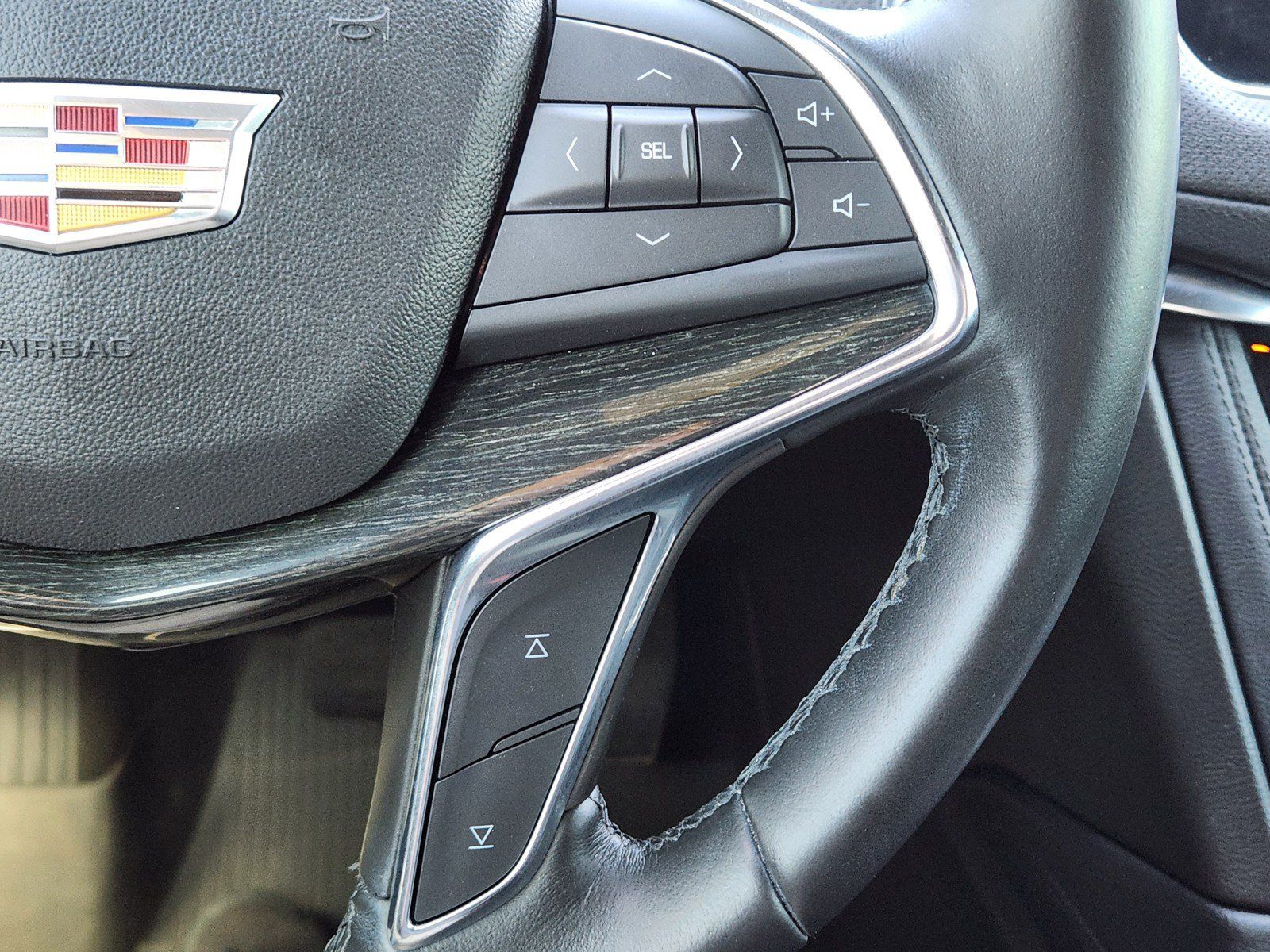 Used 2021 Cadillac XT5 Premium Luxury w/ LPO, Floor Liner Package FWD image 24