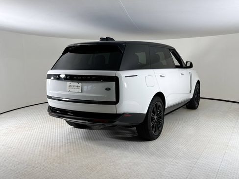 Used 2023 Land Rover Range Rover Long Wheelbase SE AWD/4WD image 5