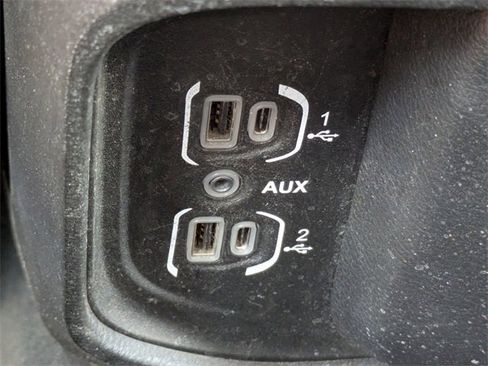 Used 2021 RAM 1500 Laramie w/ Off Road Group image 28