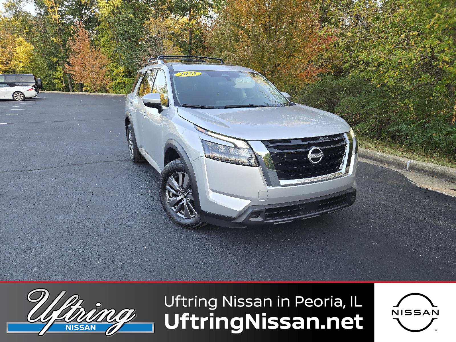 Used 2025 Nissan Pathfinder SV w/ SV Premium Package AWD/4WD image 1