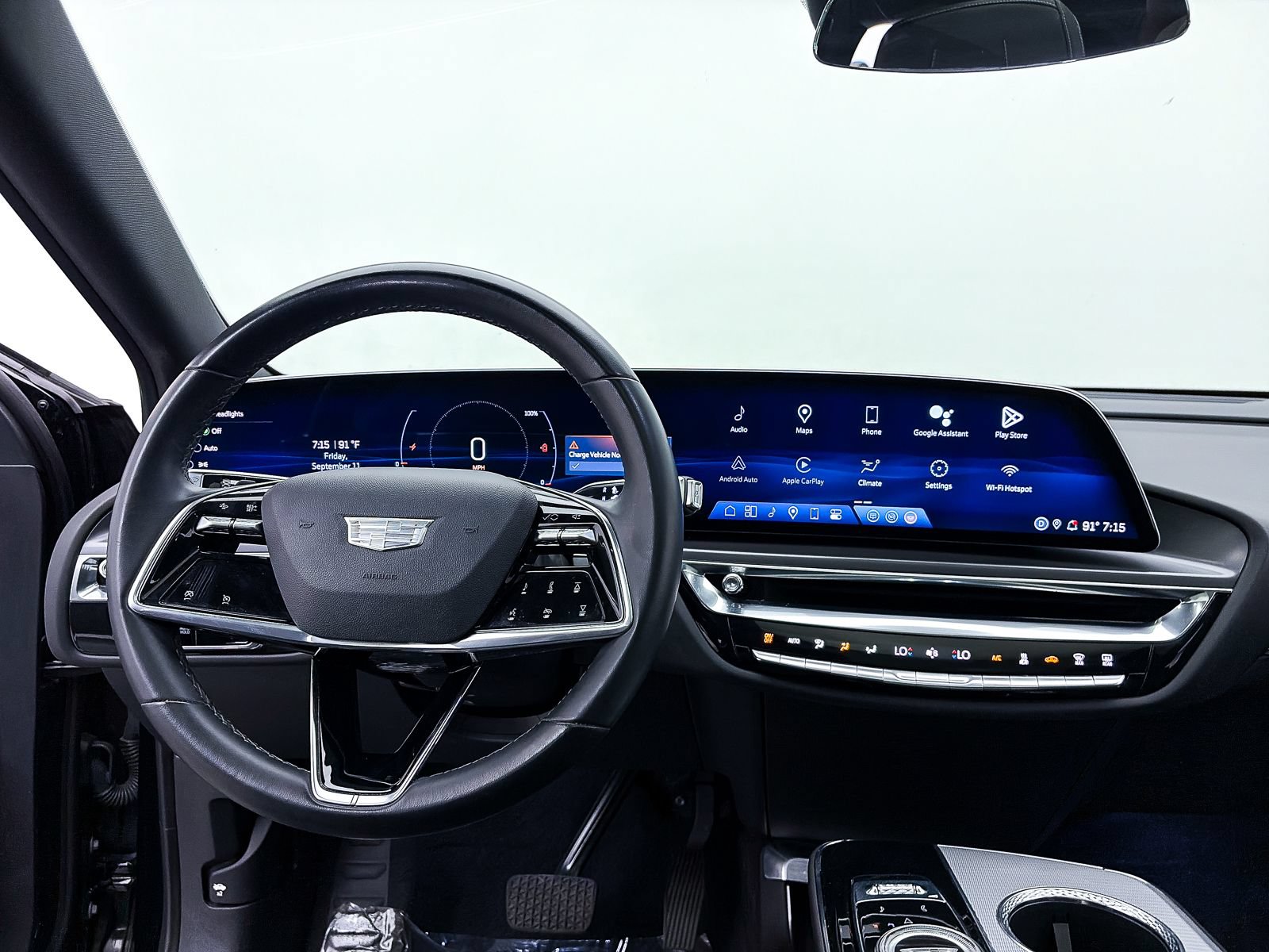 Used 2024 Cadillac Lyriq Tech RWD image 6