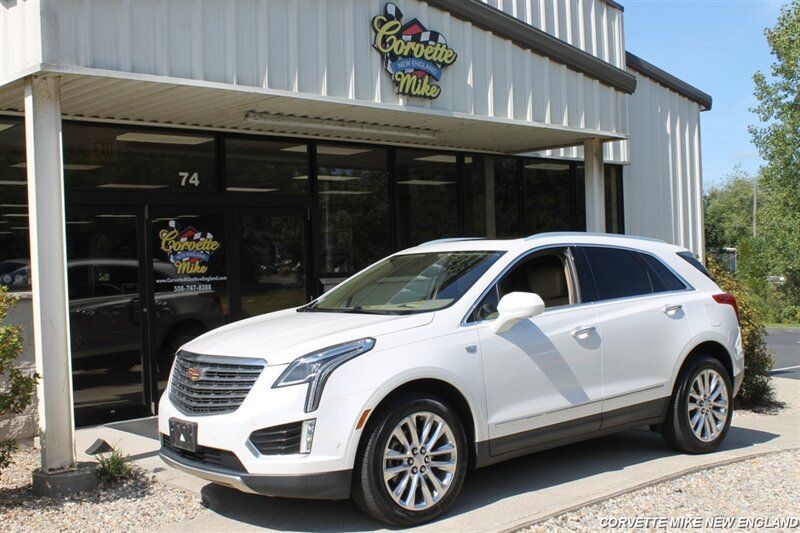 Used 2017 Cadillac XT5 Platinum w/ Driver Assist Package AWD/4WD image 2
