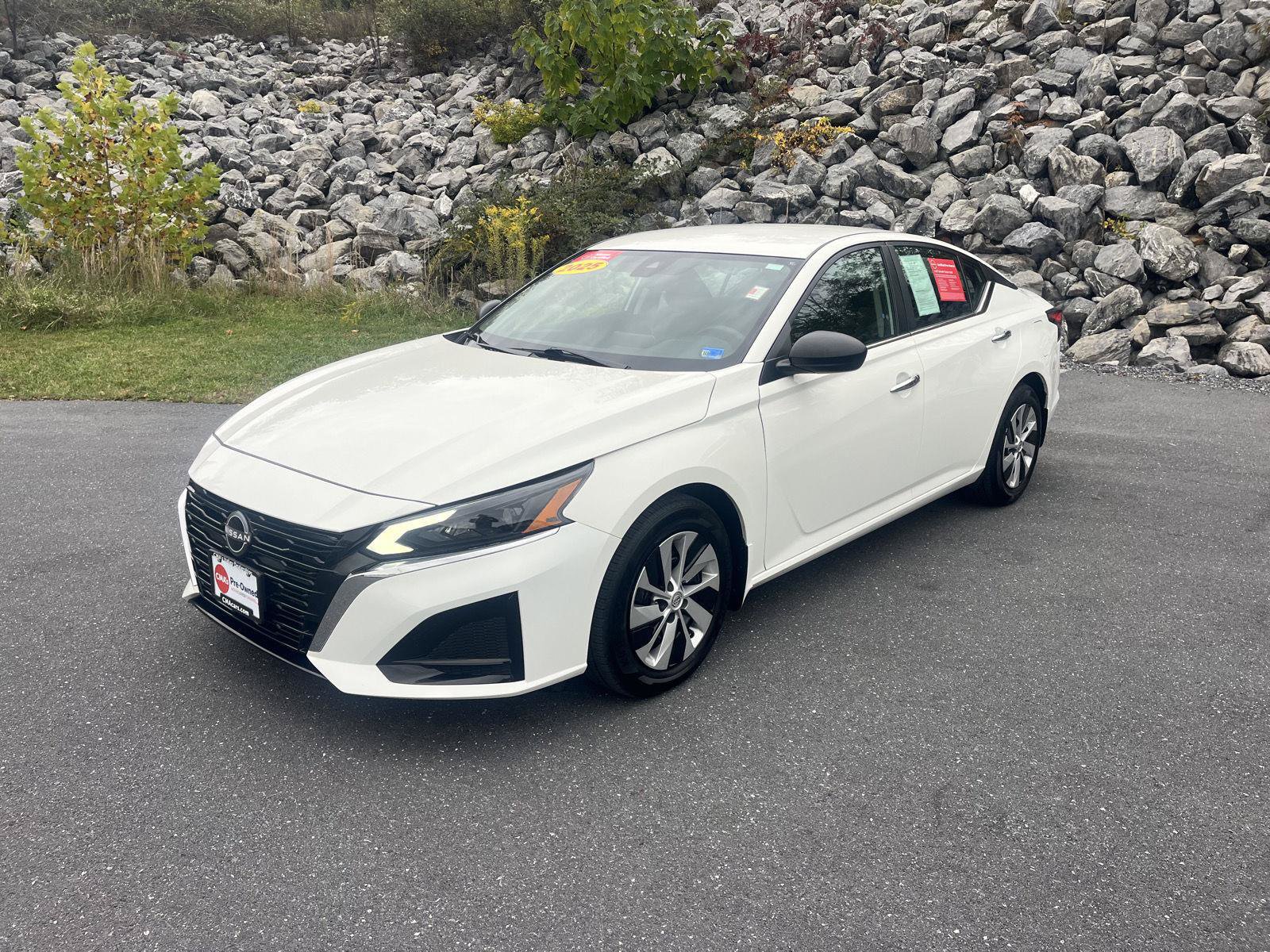Certified 2025 Nissan Altima 2.5 S FWD image 3