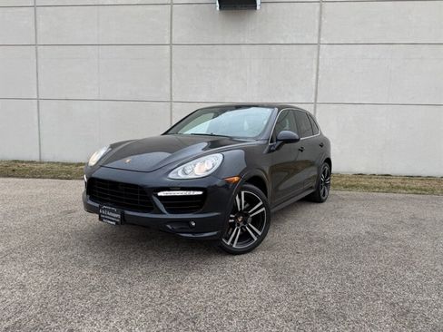 Used 2014 Porsche Cayenne Turbo S image 6