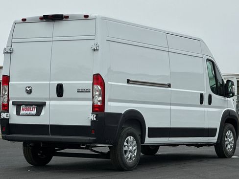 New 2026 RAM ProMaster 2500 w/ Quick Order Package 22G SLT image 3
