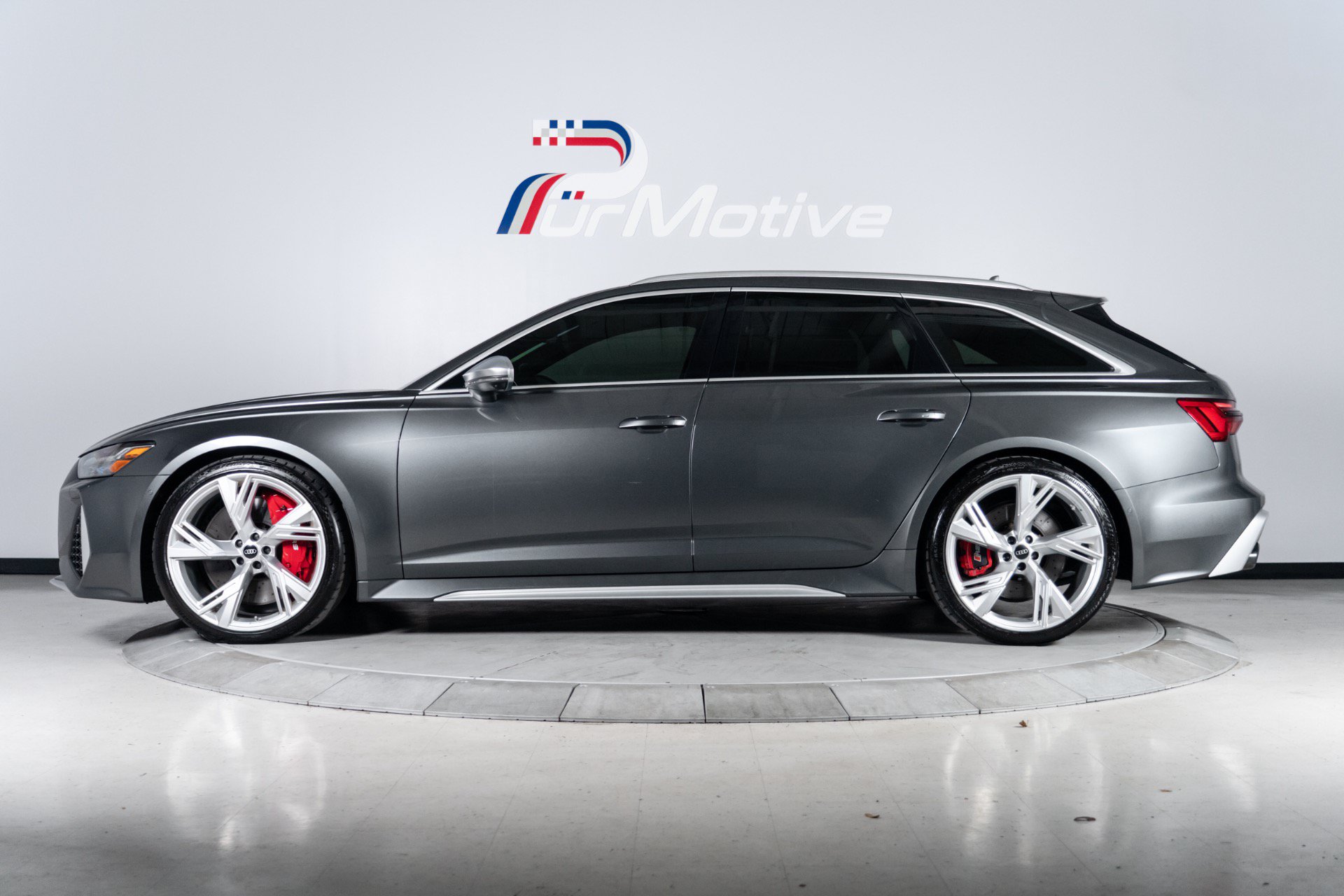 Used 2022 Audi RS 6 AWD/4WD image 3