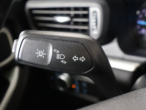 Used 2022 Ford Explorer XLT image 42