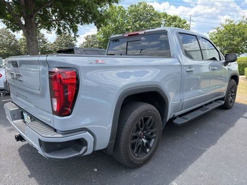 Used 2024 GMC Sierra 1500 Elevation w/ Elevation Premium Package AWD/4WD image 3
