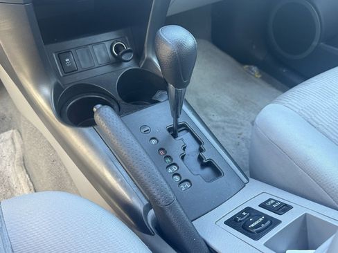 Used 2012 Toyota RAV4 4WD V6 image 19