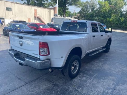 Used 2024 RAM 3500 Tradesman w/ Chrome Appearance Group AWD/4WD image 5