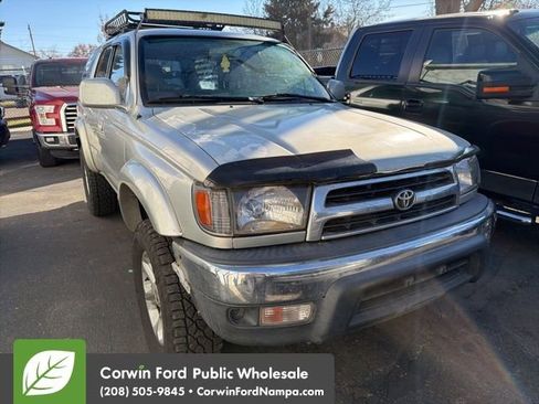 Used 2000 Toyota 4Runner SR5 image 3