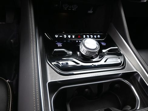 Used 2023 Jeep Grand Wagoneer Series II w/ Quick Order Packagew 28T image 15