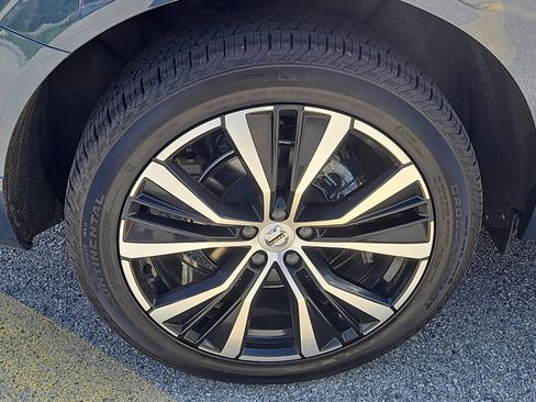 Certified 2024 Volvo XC60 B5 Plus w/ Climate Package AWD/4WD image 30