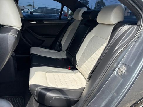 Used 2016 Volkswagen Jetta Sport FWD image 42