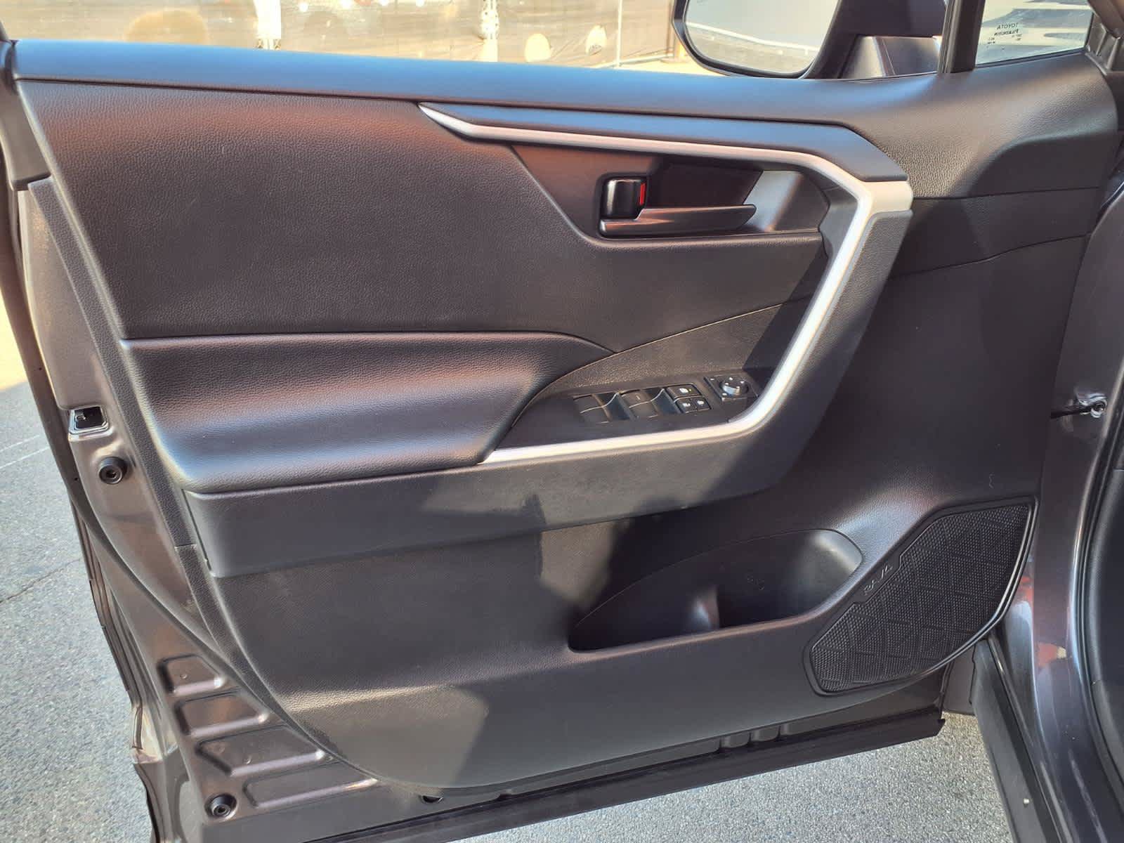 Certified 2025 Toyota RAV4 LE FWD image 14