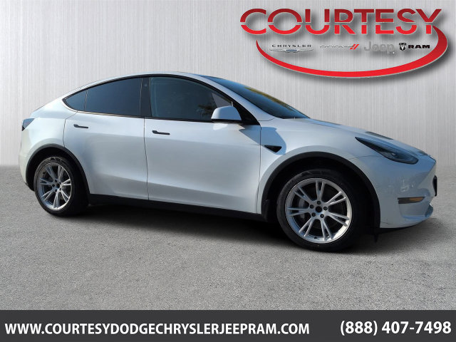 Used 2020 Tesla Model Y Long Range AWD/4WD image 1