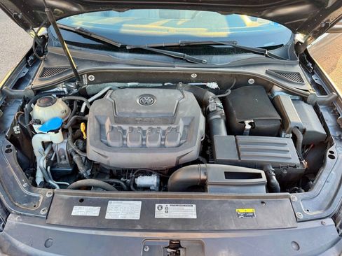 Used 2018 Volkswagen Passat 2.0T SE FWD image 16