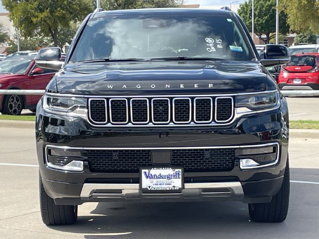 Used 2023 Jeep Wagoneer Series III w/ Premium Group I AWD/4WD image 6