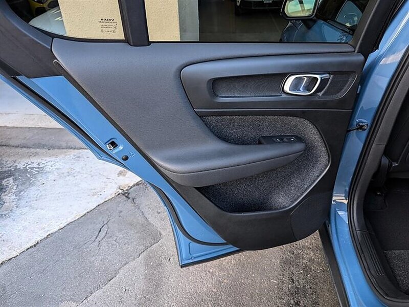 Used 2023 Volvo C40 P8 Recharge Ultimate AWD/4WD image 23