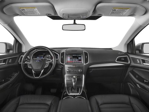 Used 2018 Ford Edge Titanium FWD image 28