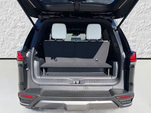 New 2026 Lexus LX 700h Luxury image 12