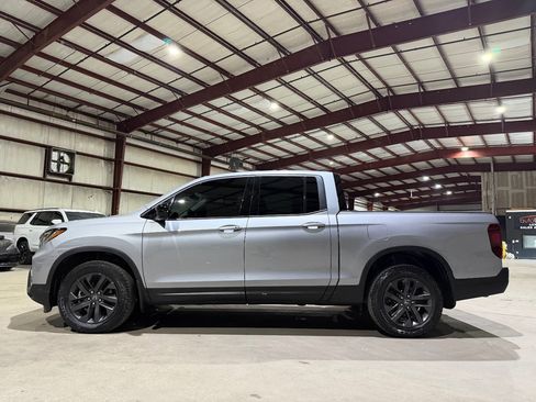 Used 2023 Honda Ridgeline Sport image 8