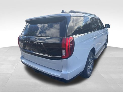 New 2026 Ford Expedition Active image 7