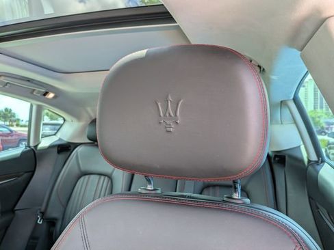 Used 2020 Maserati Levante GranLusso AWD/4WD image 20