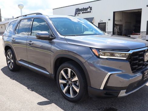 Used 2025 Honda Pilot Elite image 2