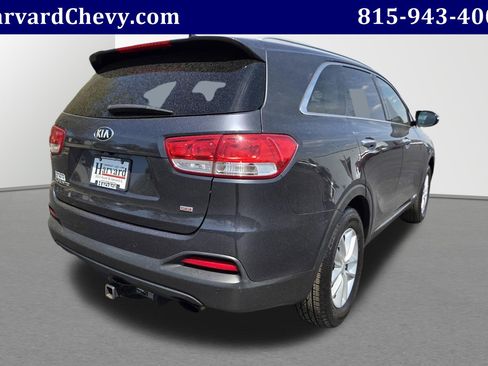 Used 2017 Kia Sorento AWD w/ LX Convenience Package image 4