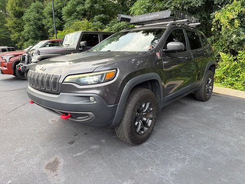 Used 2020 Jeep Cherokee Trailhawk w/ Trailer Tow Group AWD/4WD image 2