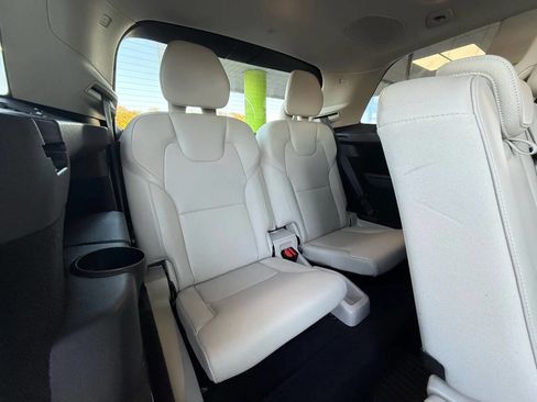 Used 2016 Volvo XC90 T6 Momentum w/ Momentum Plus Package image 17
