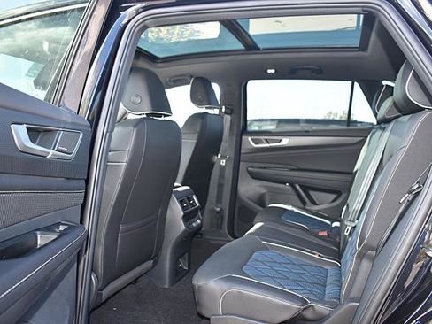 New 2026 Volkswagen Atlas Cross Sport SEL Premium R-Line image 8